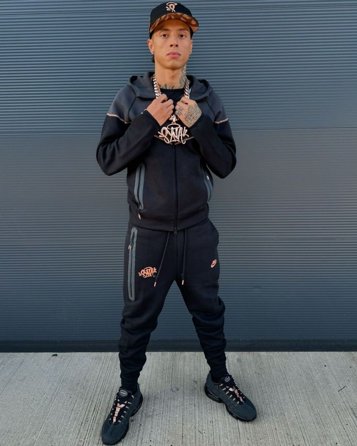 طقم تيك فليس الرياضي من SYNA WORLD X Nike