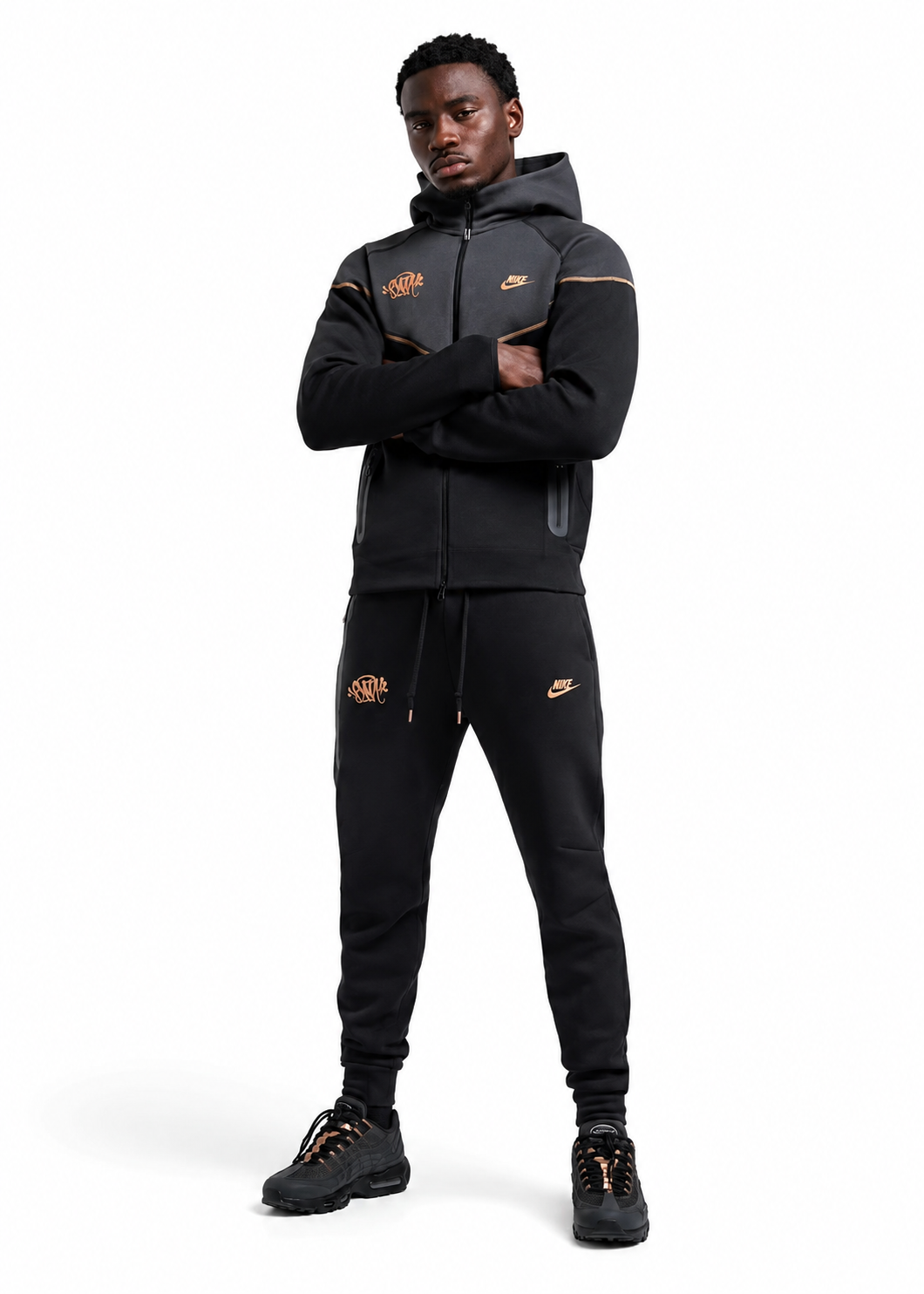 طقم تيك فليس الرياضي من SYNA WORLD X Nike